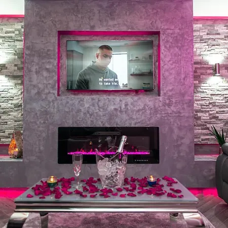 Aphrodite Suites Leeds Apartmán *