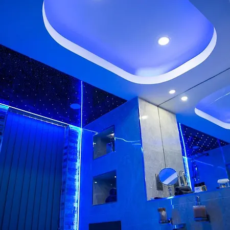 Aphrodite Suites Leeds Apartment *