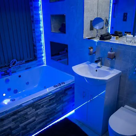 Apartment Aphrodite Suites Leeds