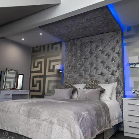 Aphrodite Suites Leeds Apartmán *