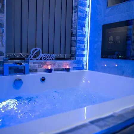 Aphrodite Suites Leeds
